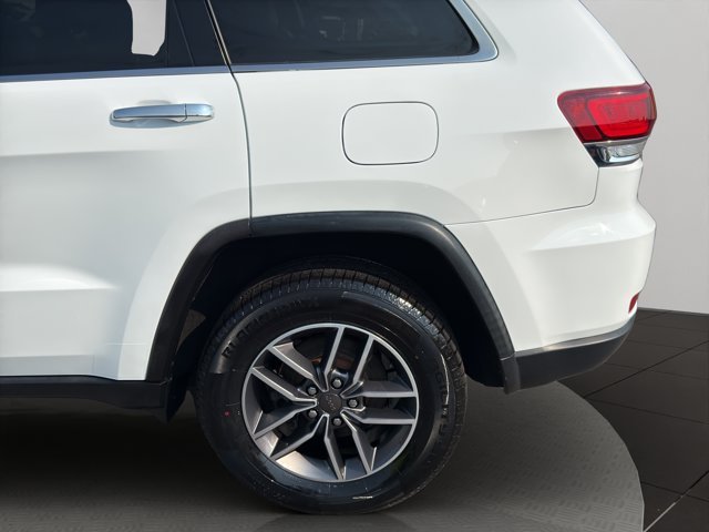 Used 2020 Bright White Clearcoat Jeep Limited image 24