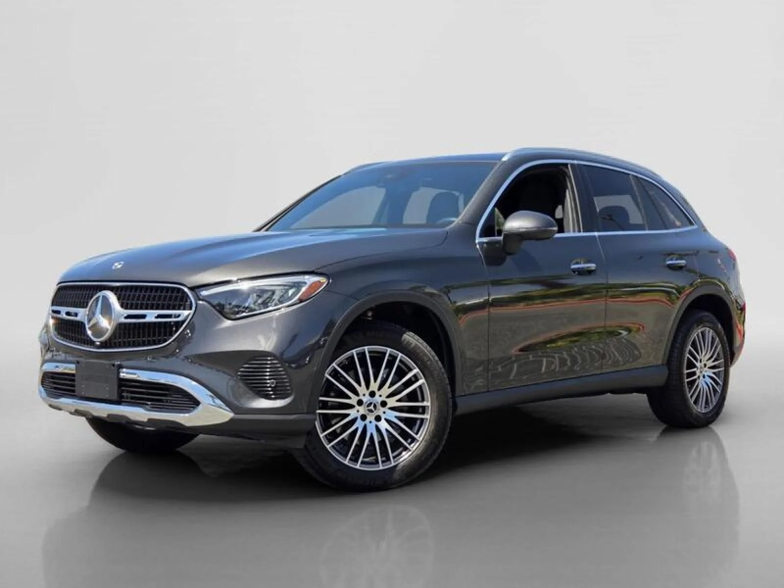 2023 Mercedes-Benz GLC GLC 300's photo