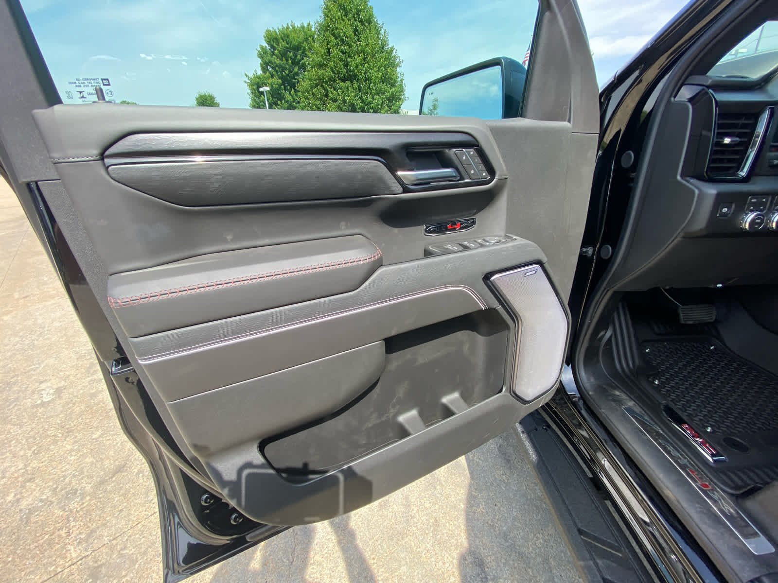 2026 GMC Sierra 1500 AT4X - Photo 6