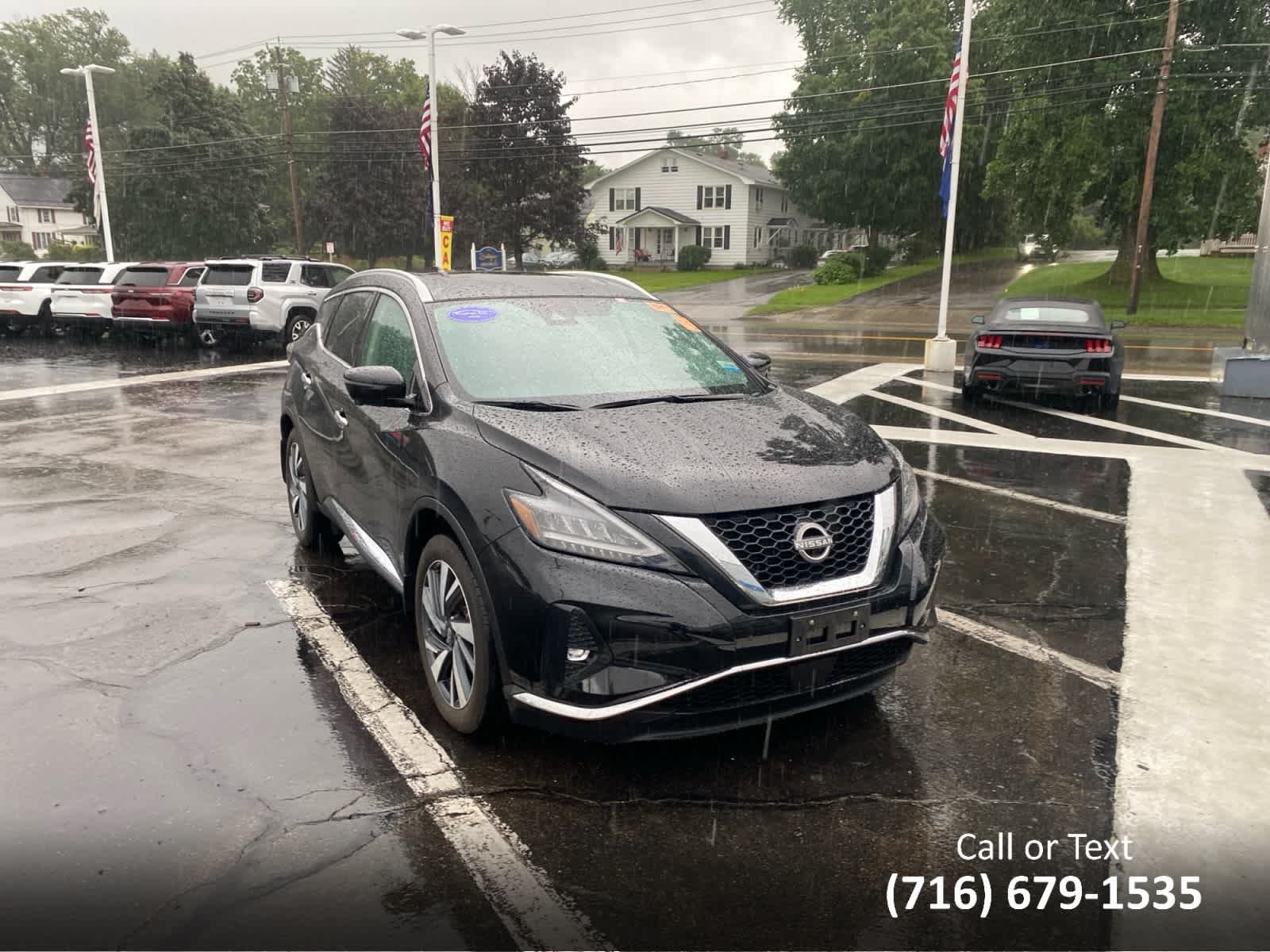 Used 2023 Super Black Nissan SL image 2