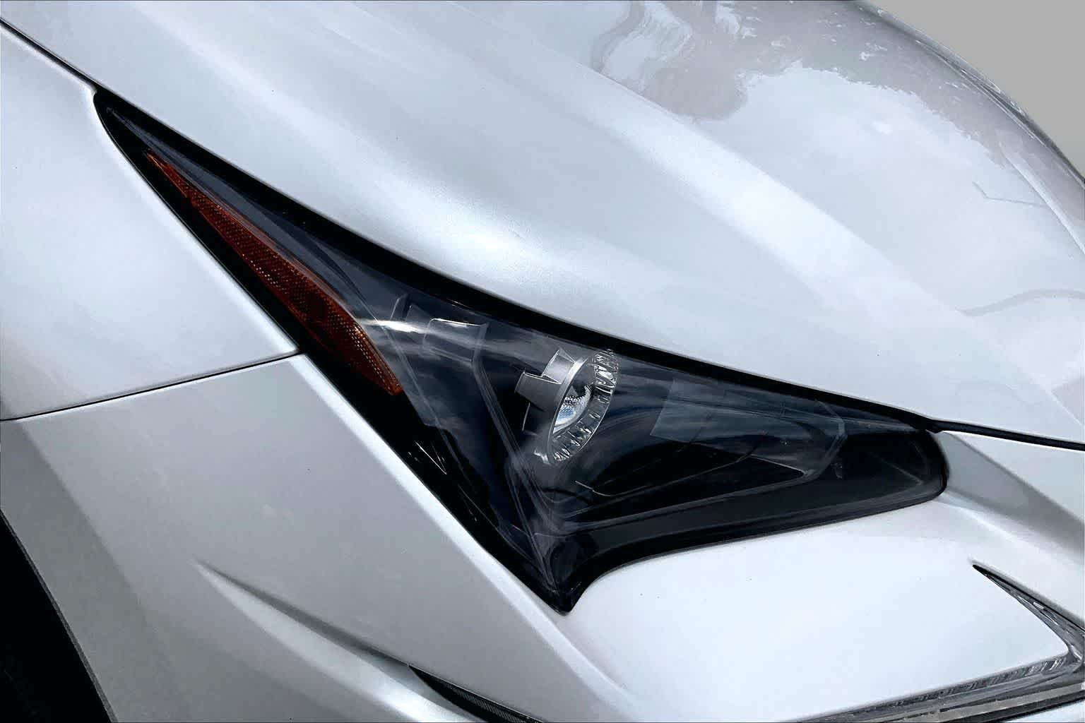 Used 2020 Eminent White Pearl Lexus  image 27