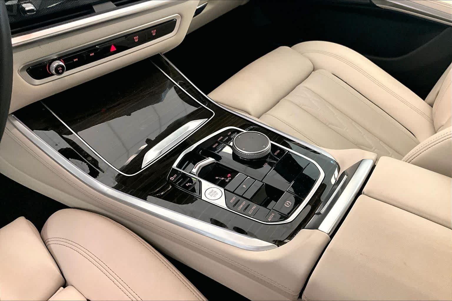 Used 2024 Alpine White BMW sDrive40i image 15