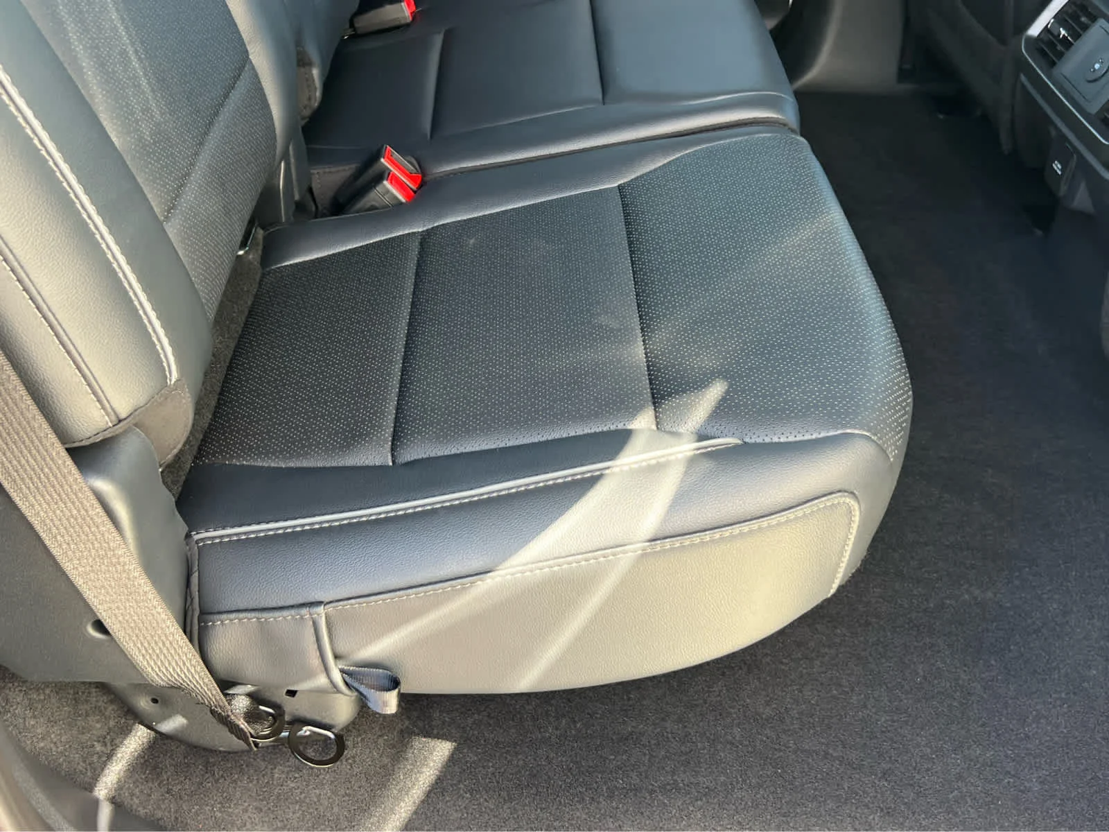 New 2026 Star White Metallic Tri-Coat Ford Lariat® image 18