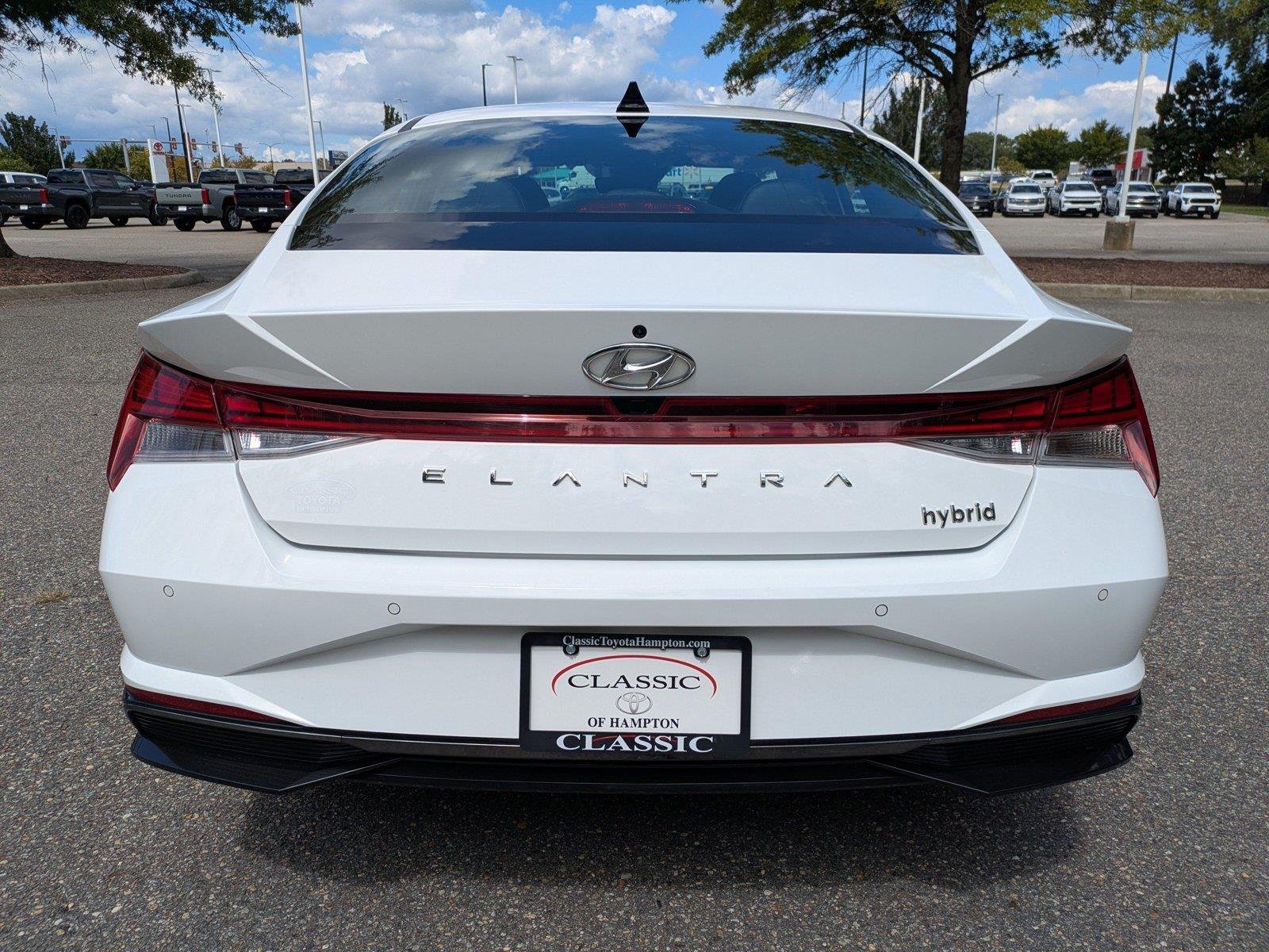 Used 2023 Lunar White Hyundai Limited image 5
