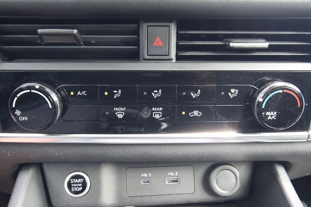 Used 2023 White Nissan S image 26
