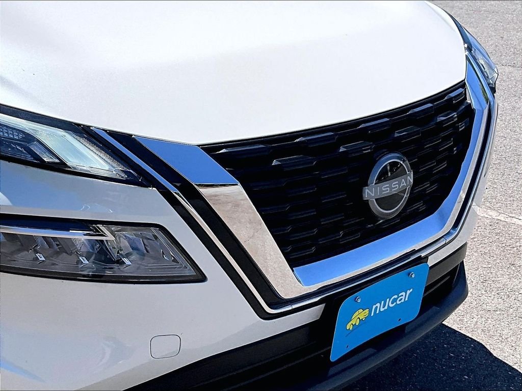 Used 2023 White Nissan SV image 32