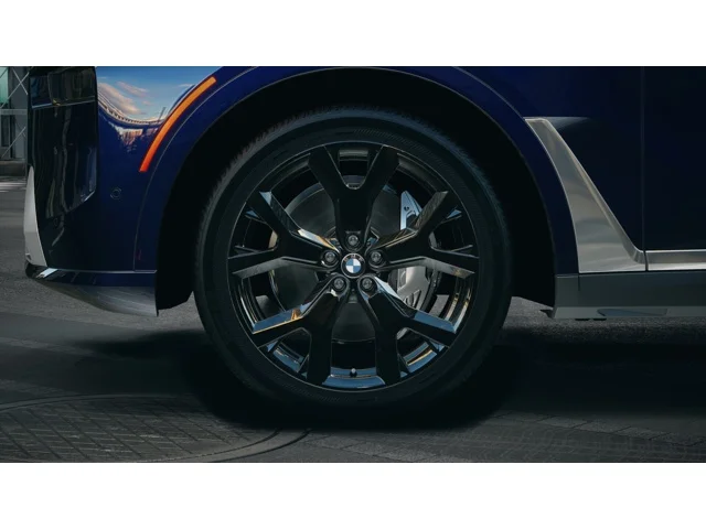 New 2027 Tanzanite Blue II Metallic BMW  image 7