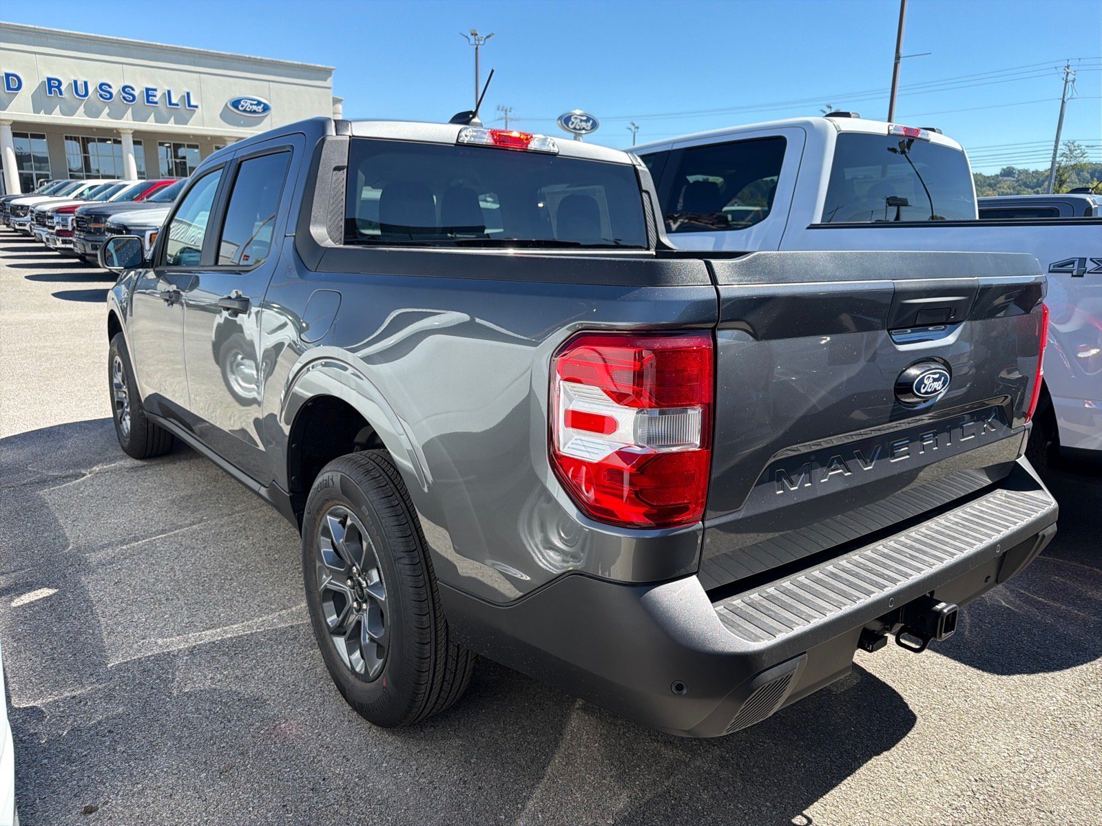 New 2026 Carbonized Gray Metallic Ford XLT image 4