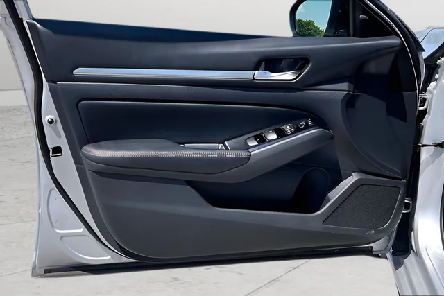 2024 Nissan Altima SR - Photo 17