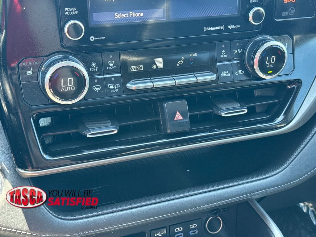 Used 2022 Gray Toyota XLE image 27