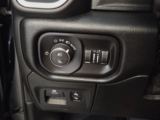Used 2019 Silver Ram Laramie image 30