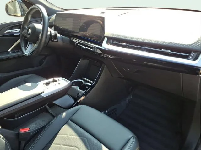 Used 2026  BMW xDrive28i image 23