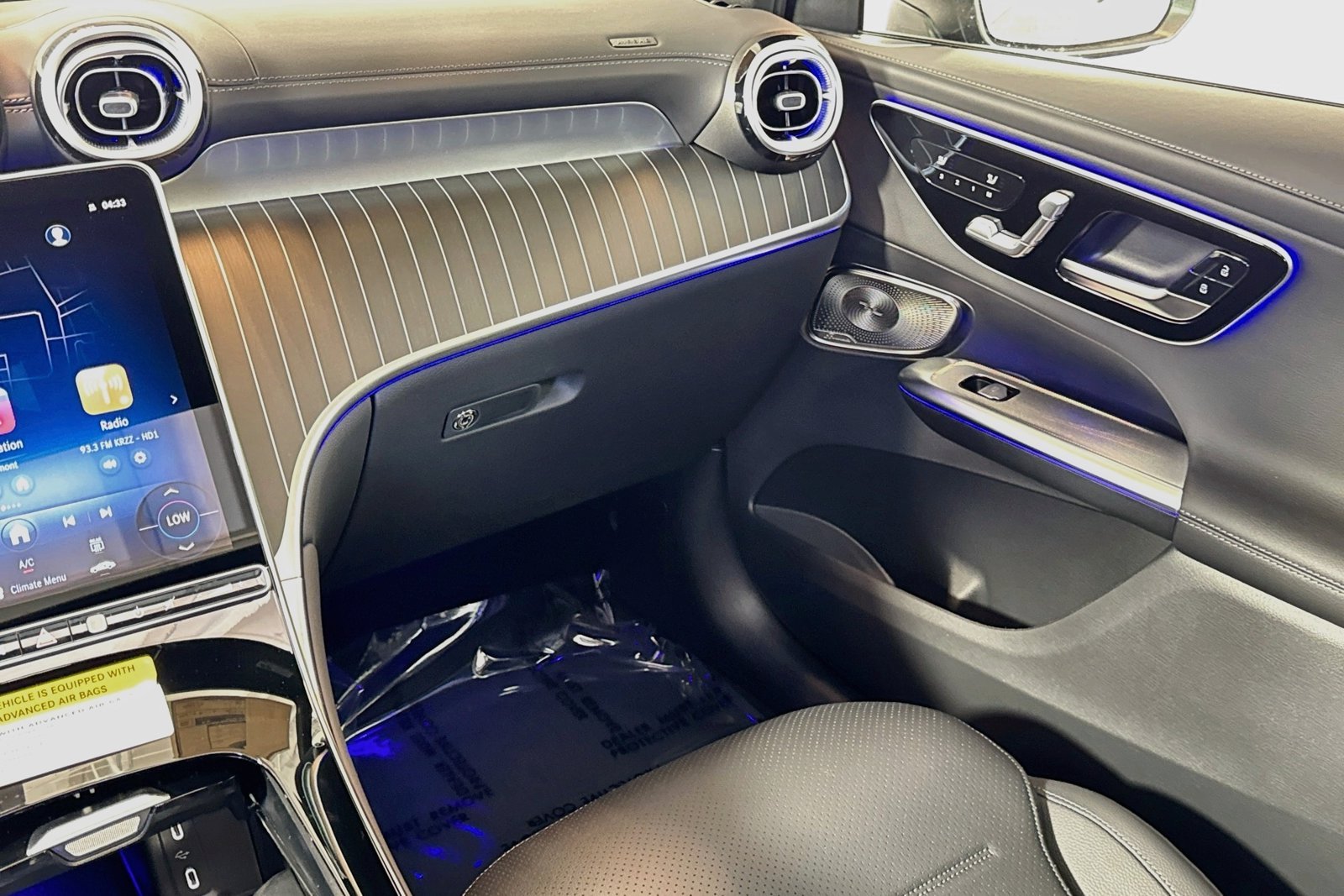 New 2026 Black Mercedes-Benz GLC 300 image 21