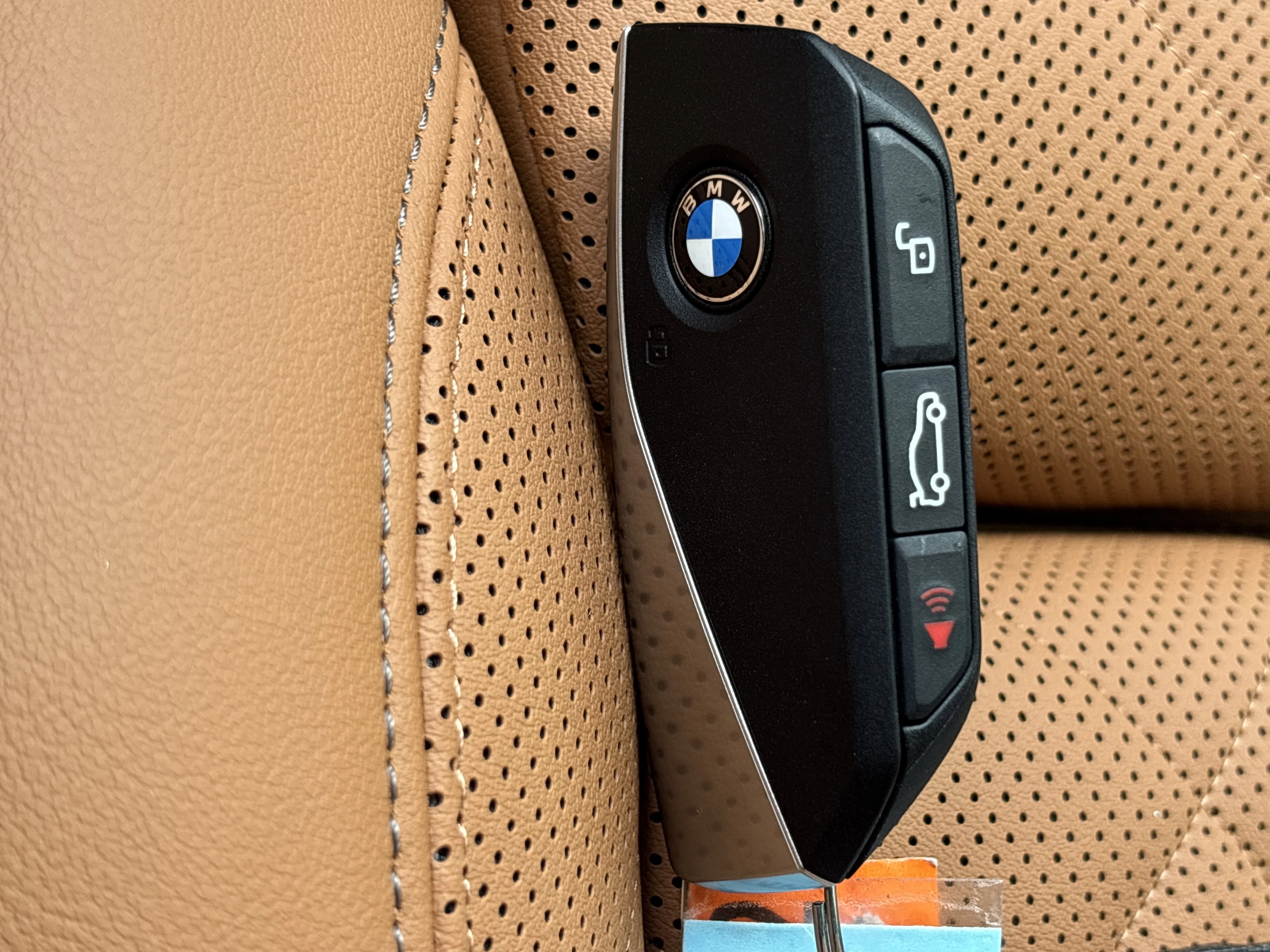 New 2026 MINERAL WHITE BMW xDrive40i image 52
