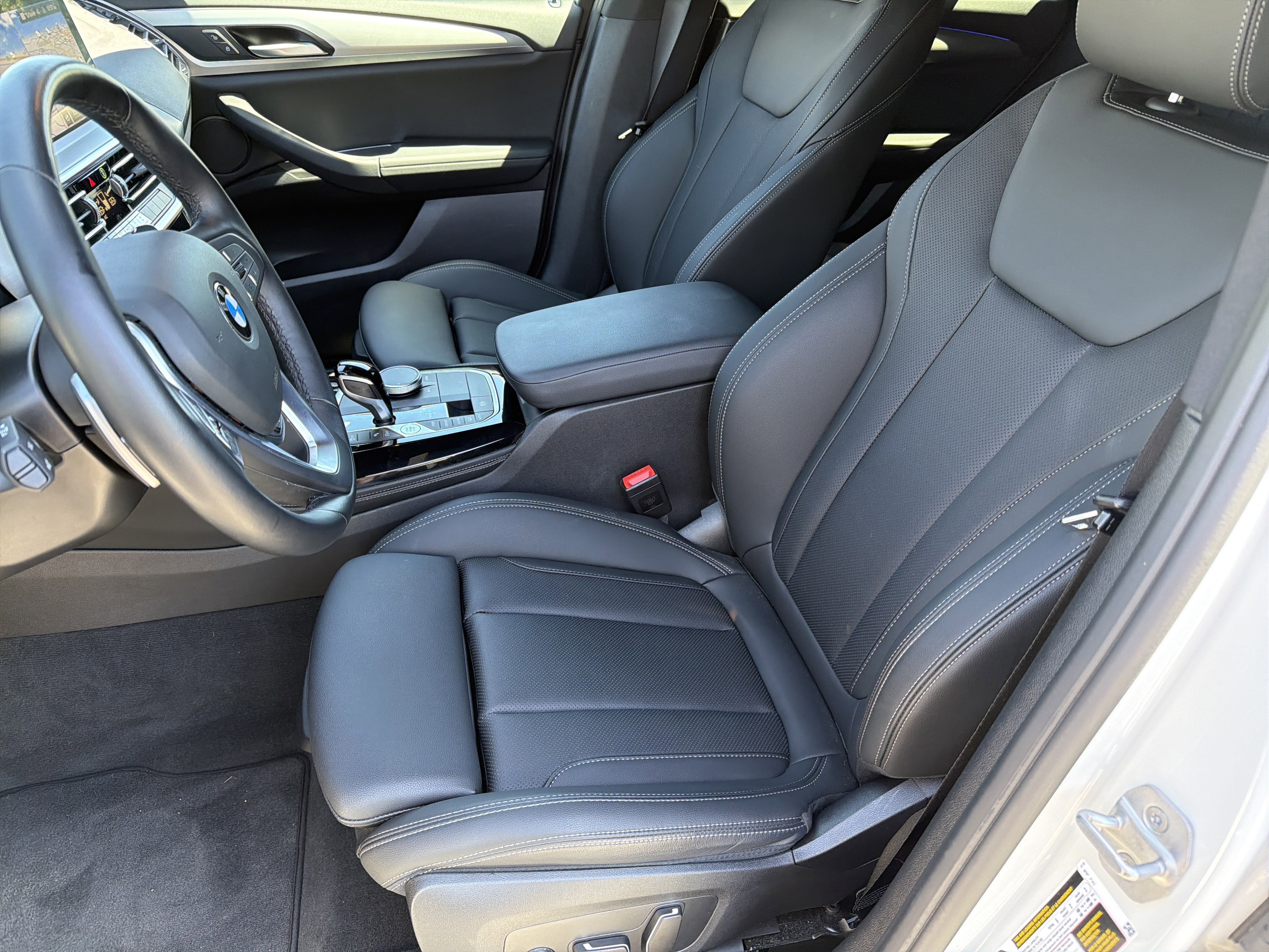 Used 2025 Mineral White Metallic BMW xDrive30i image 19
