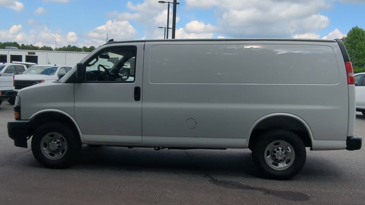 New 2025 Summit White Chevrolet Work Truck image 5