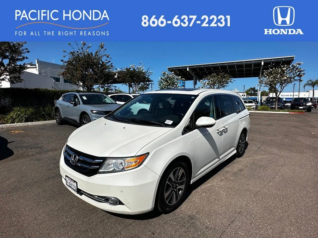 Used 2015 White Honda Touring image 1