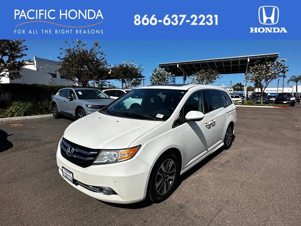2015 Honda Odyssey Touring FWD photo