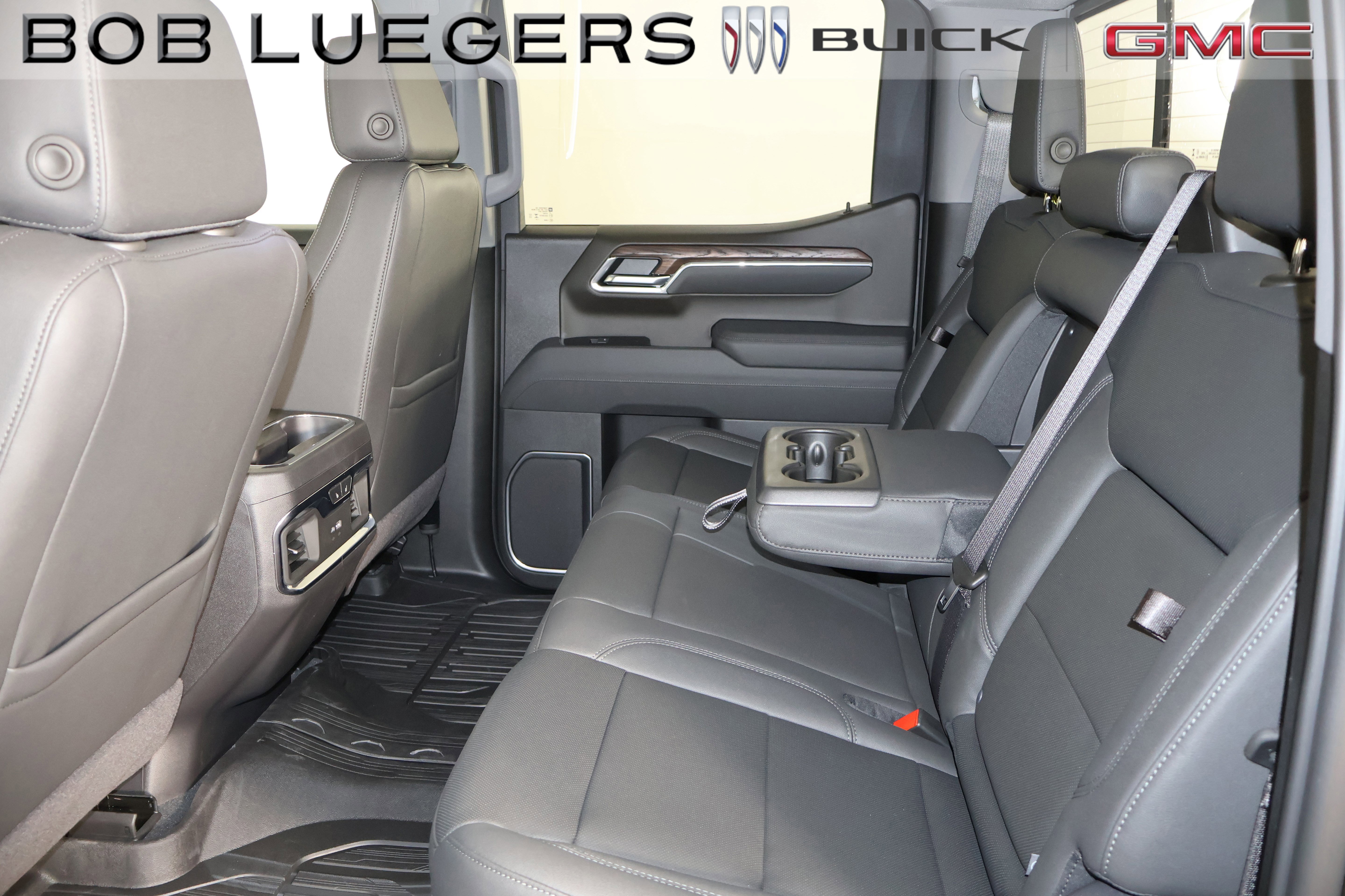 2026 GMC Sierra 1500 SLT - Photo 15