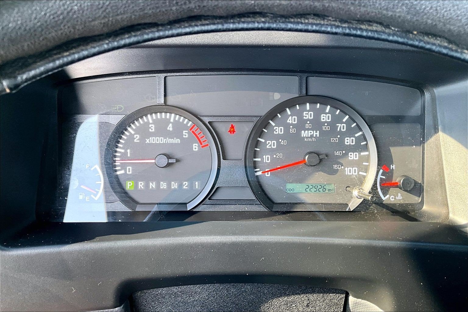 Used 2024  ISUZU  image 23