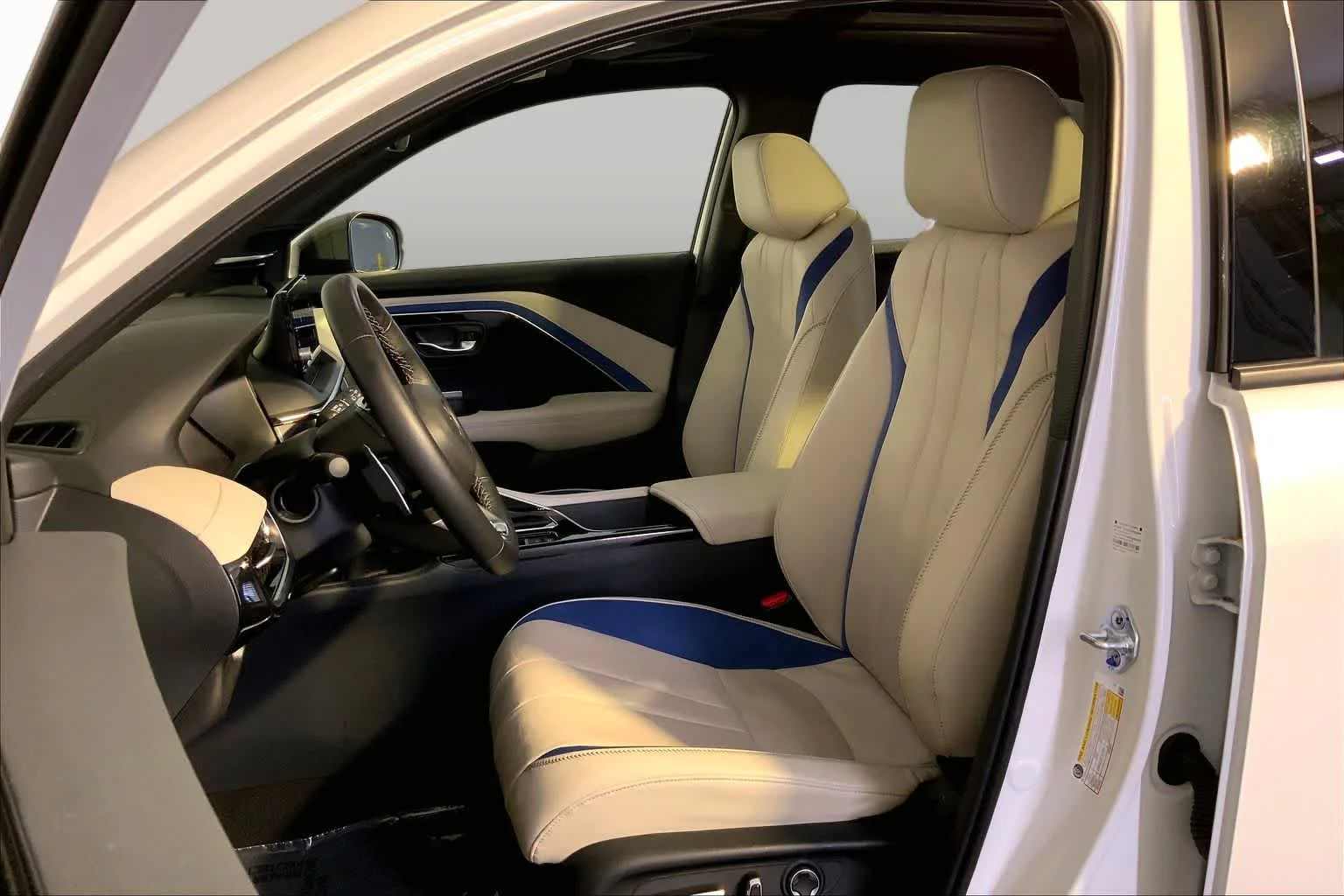 Certified Used 2025 Platinum White Pearl Acura With A-Spec Advance Package image 9