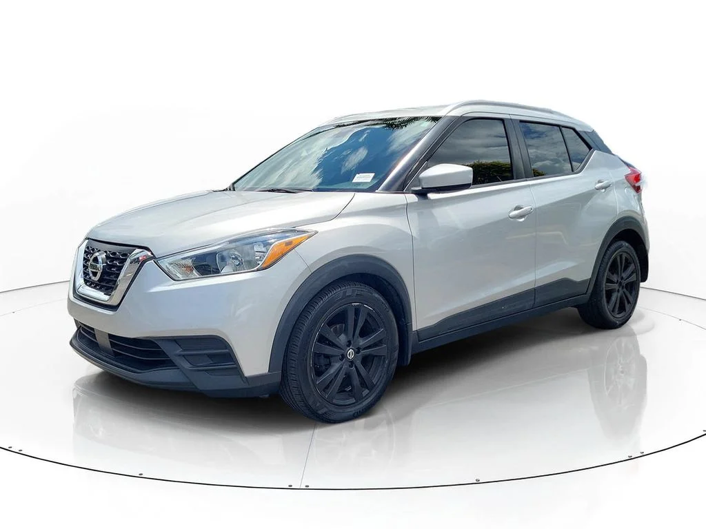 Certified Used 2020 Silver Nissan SV image 4