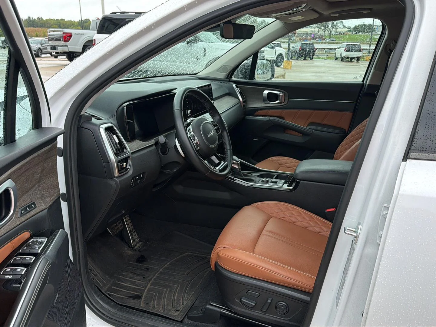 Used 2023 Glacial White Pearl Kia X-Line SX Prestige image 3