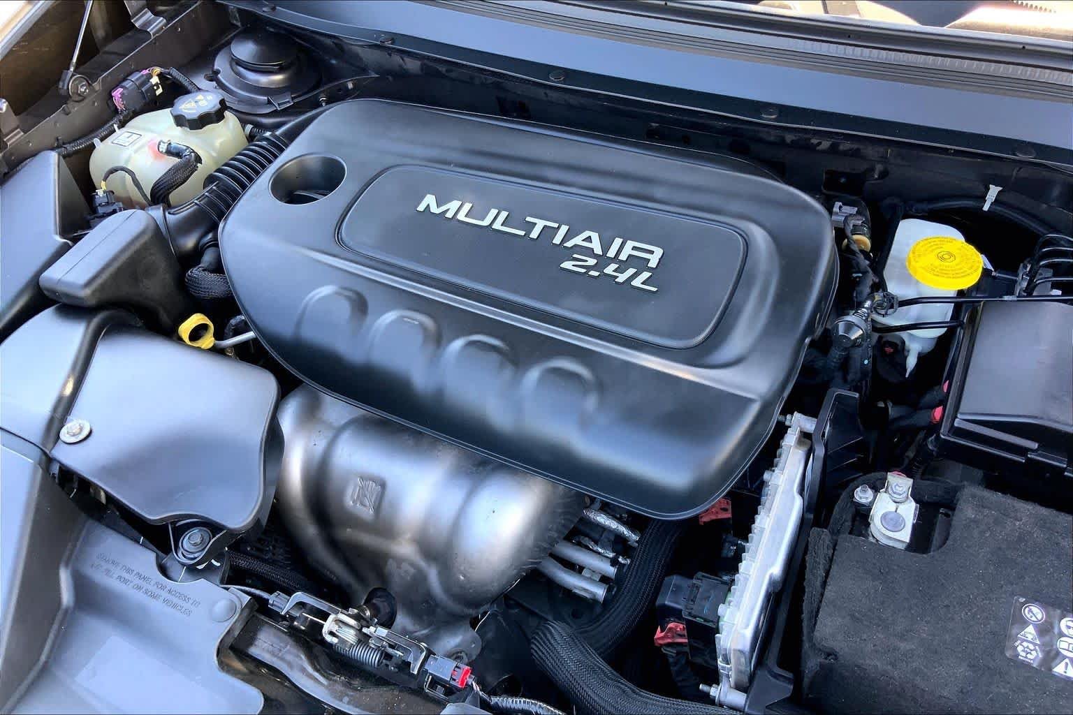 Used 2018 Granite Crystal Met. Clear Coat Jeep Limited image 31