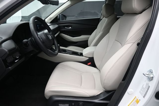 Used 2024 Platinum White Pearl Honda EX-L image 13