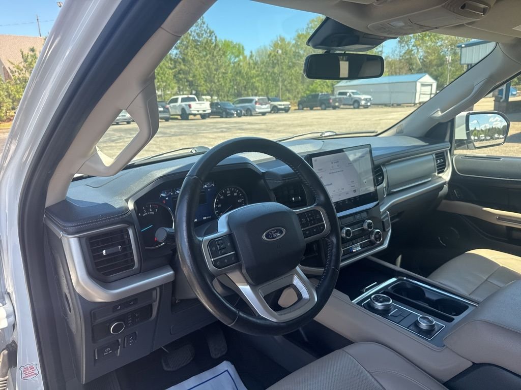 Used 2023 White Ford XLT image 6