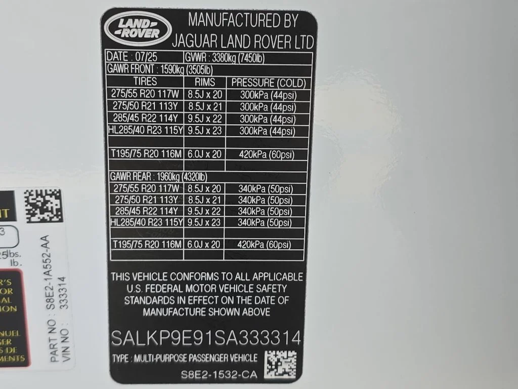 Used 2025 Fuji White Land Rover SE SWB P350 image 28
