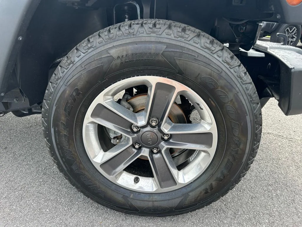 Used 2015 Black Jeep Sport image 14