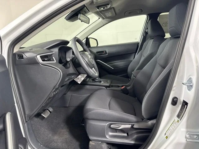 New 2026 Wind Chill Pearl <sup>1</sup> Toyota  LE image 11