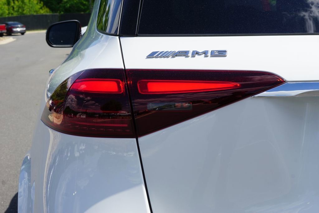 New 2026 MANUFAKTUR Moonlight White Metallic Mercedes-Benz GLE 63 S AMG® image 80