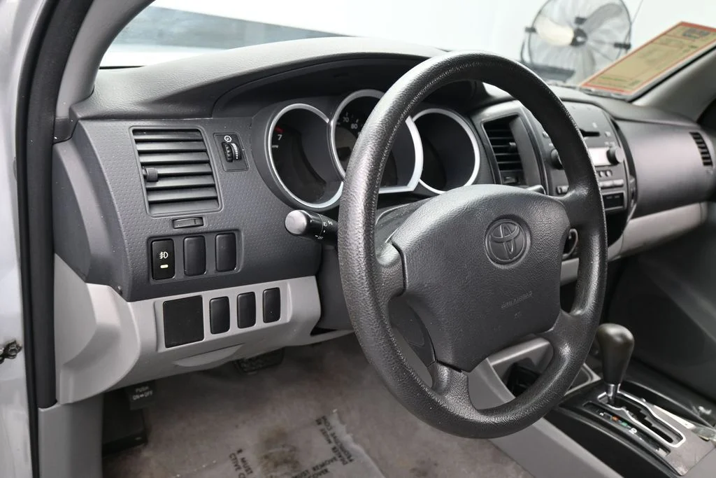 Used 2007 Silver Streak Mica Toyota Base image 15