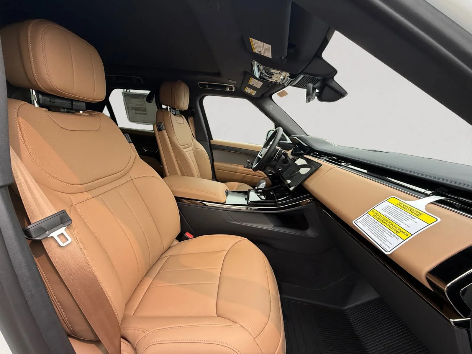 New 2026 Fuji White Land Rover SE image 15
