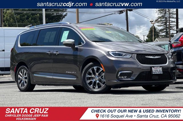 2023 Chrysler Pacifica Hybrid Pinnacle