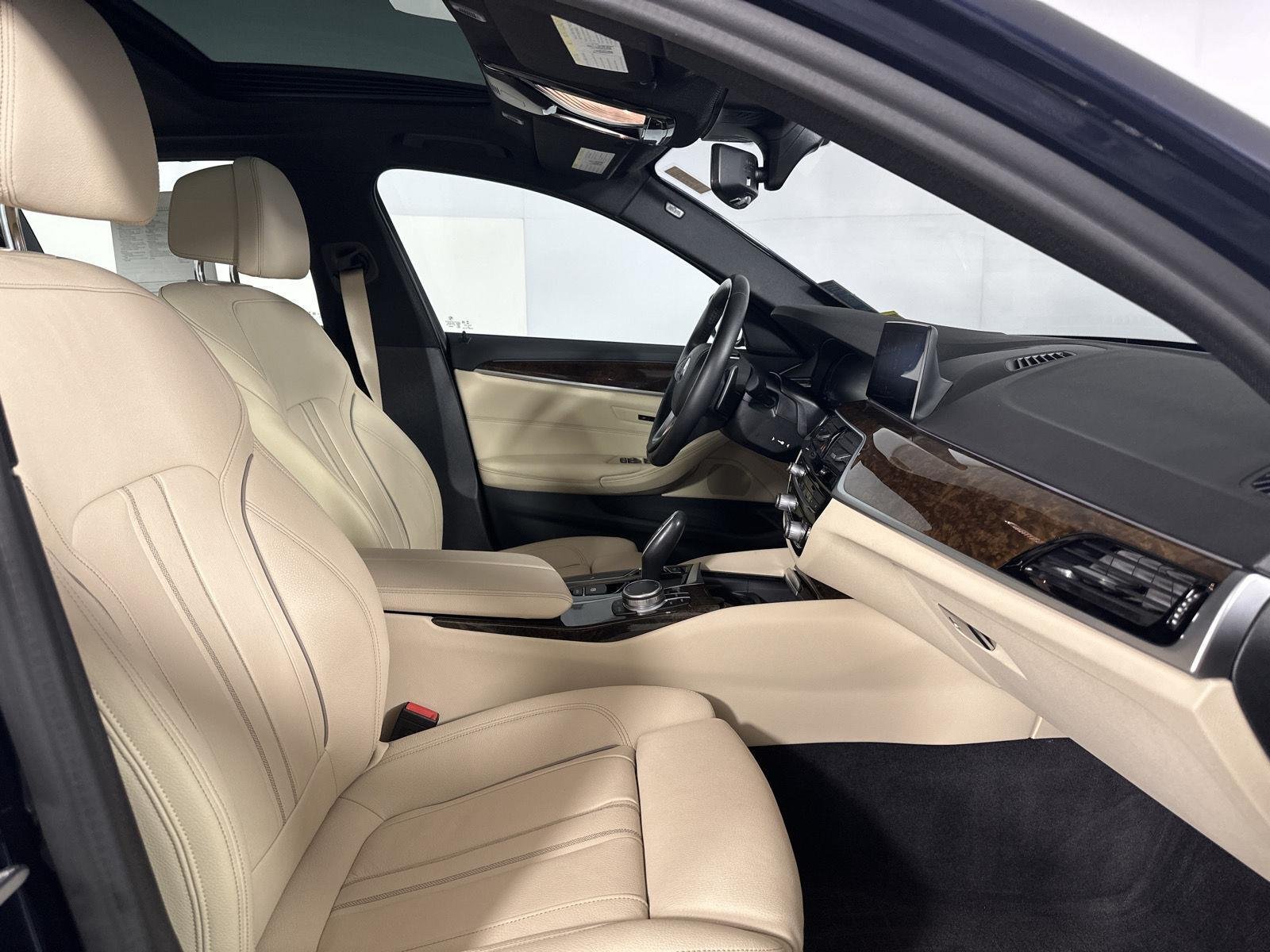 Used 2020 Imperial Blue Metallic BMW 540i xDrive image 29