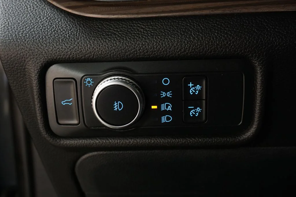Used 2020 Magnetic Ford Limited image 34