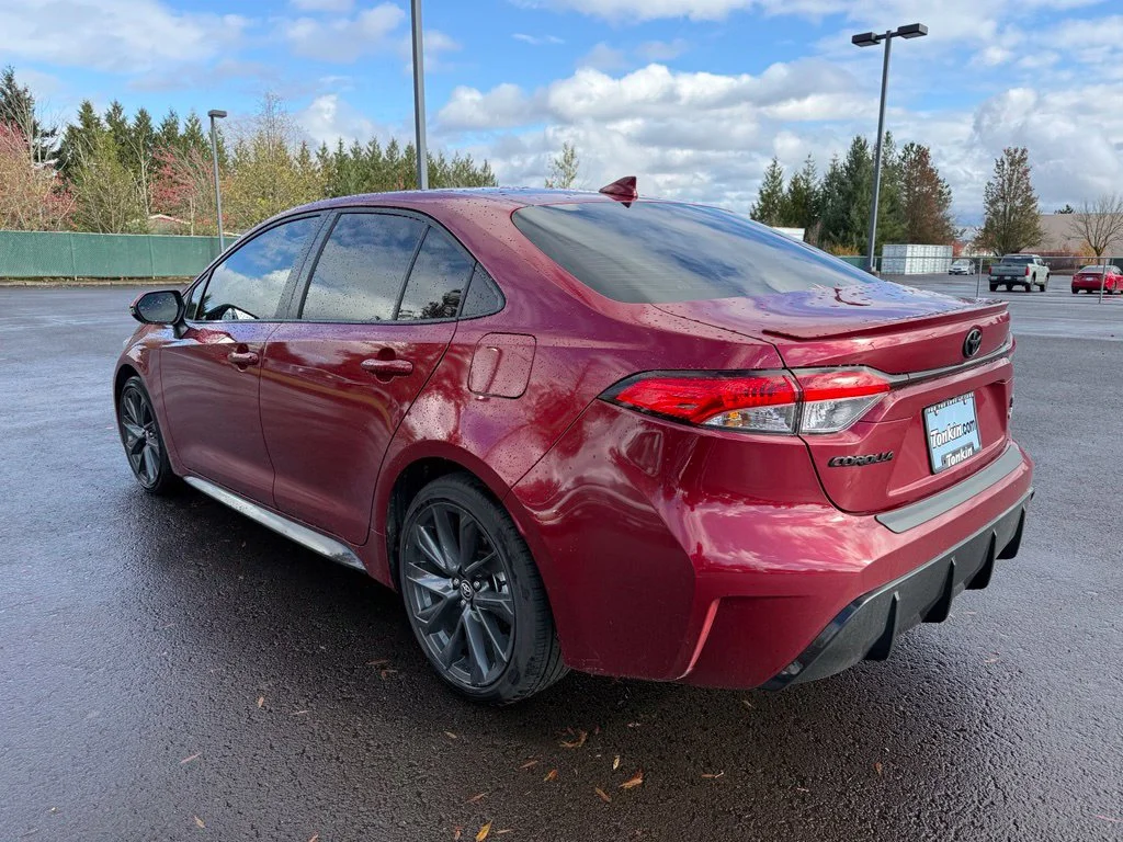Used 2025 Ruby Flare Pearl Toyota SE image 5