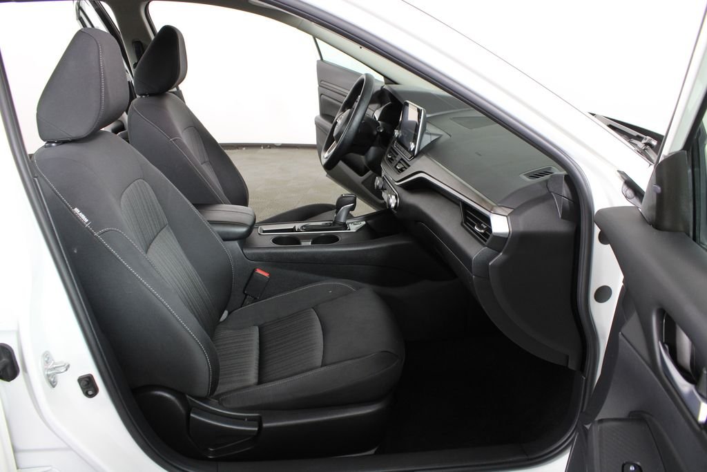 Used 2025 White Nissan 2.5 SV image 15