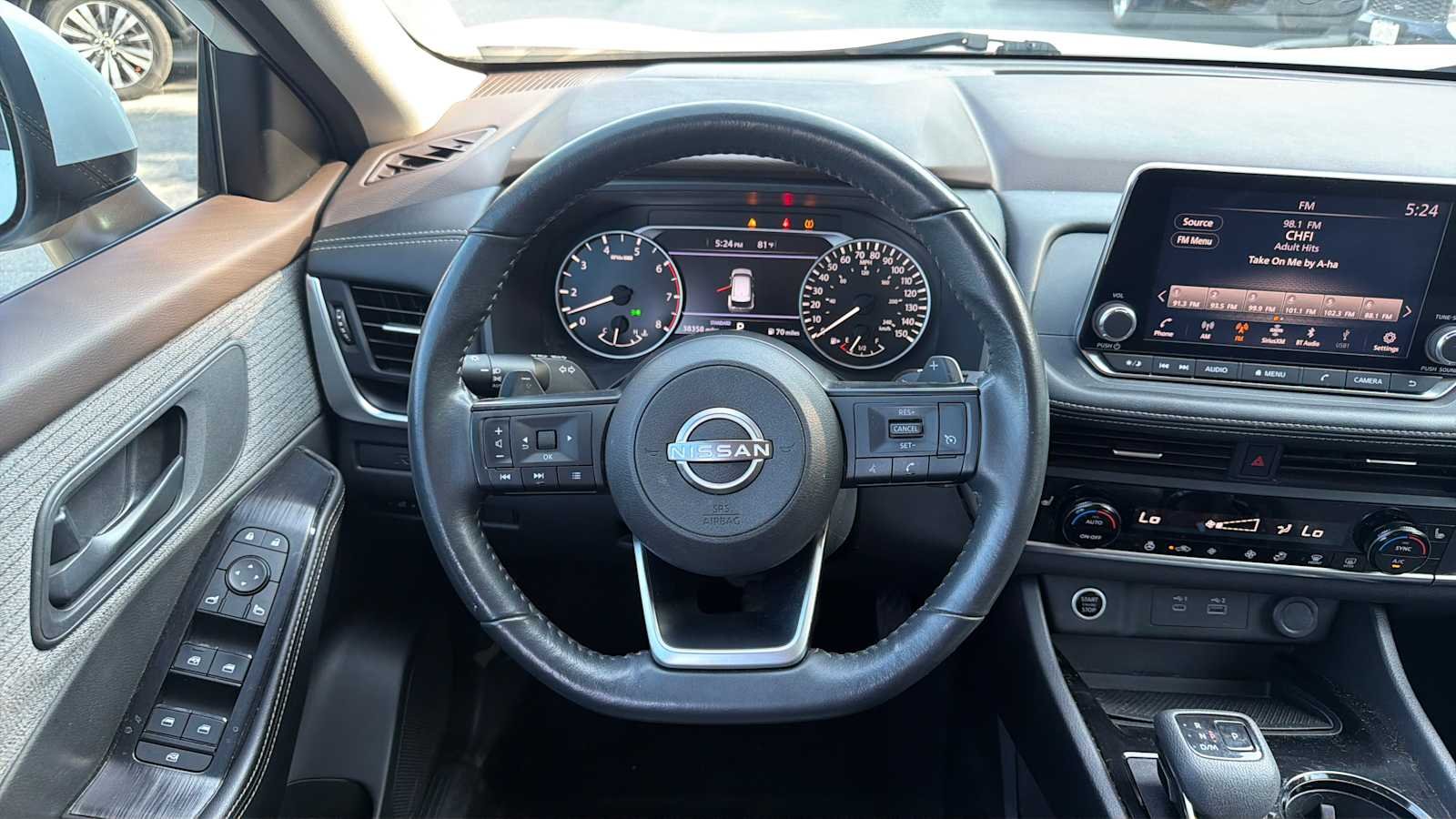 Used 2022 Glacier White Nissan S image 20