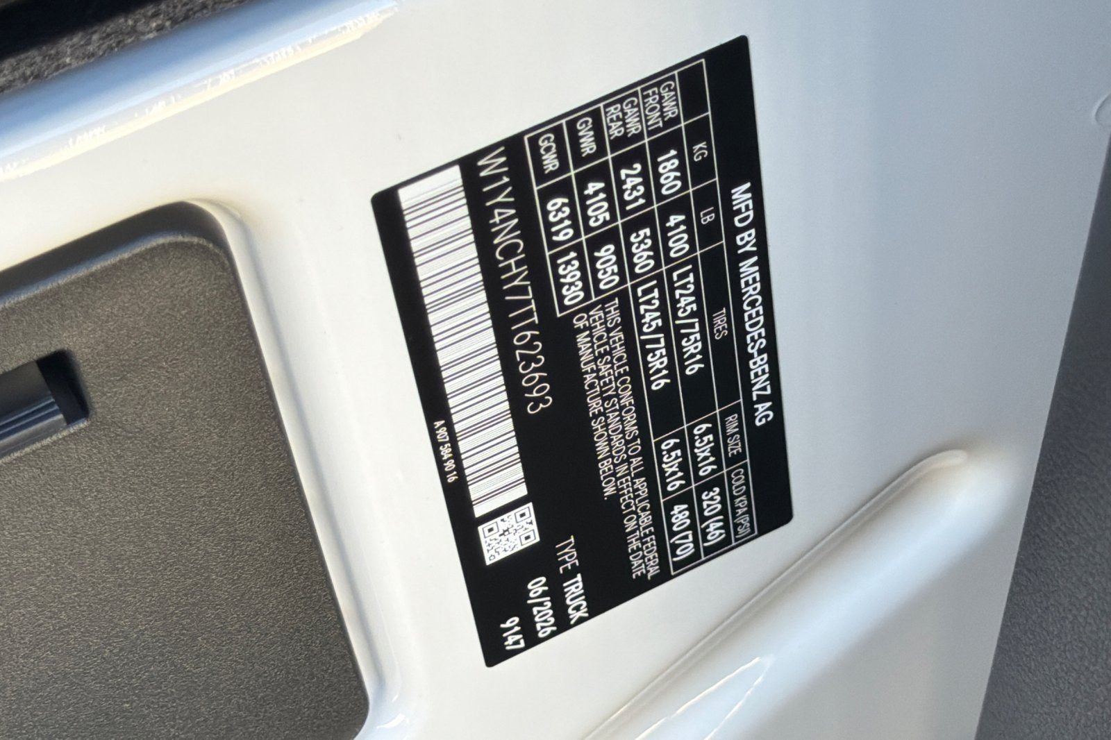 New 2026 Arctic White Mercedes-Benz Cargo 170 WB image 33