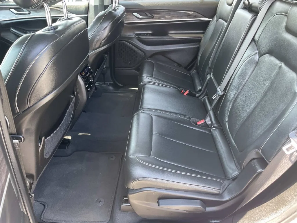 Used 2023 White Jeep Limited image 11