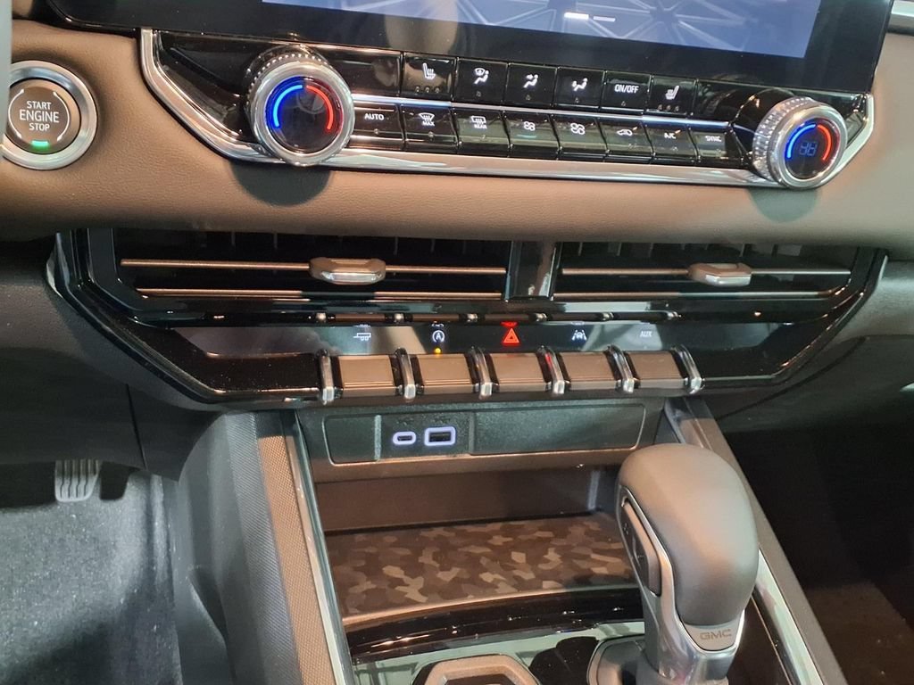 New 2026 Sterling Metallic GMC Elevation image 16