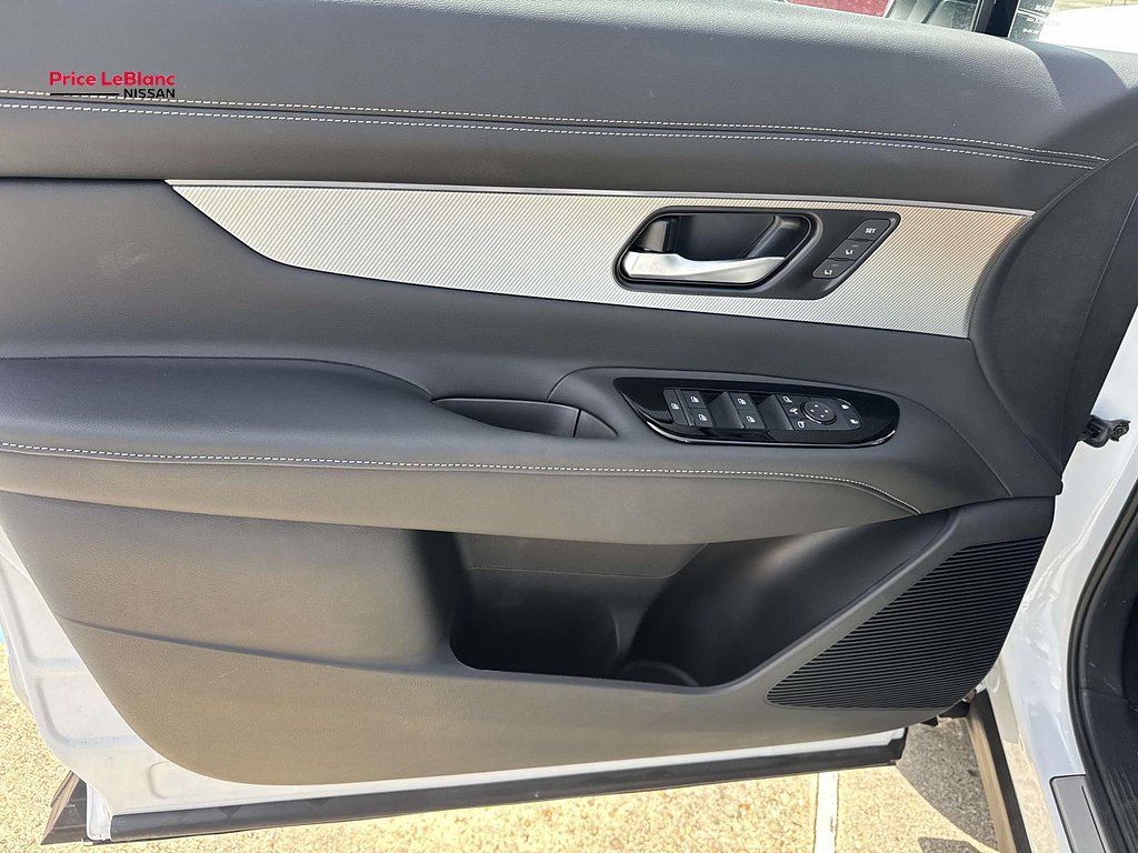New 2026 Everest White Pearl TriCoat / Super Black Two-tone Nissan Platinum image 13