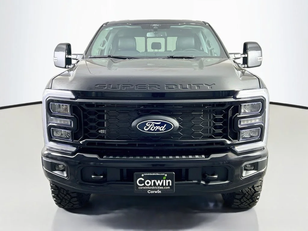 New 2027 Agate Black Metallic Ford Lariat image 3