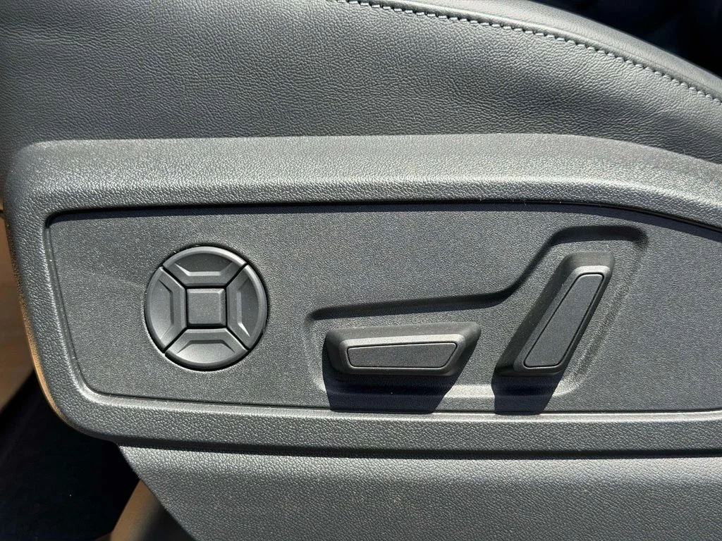 New 2026 Black Audi 2.0T Premium image 6