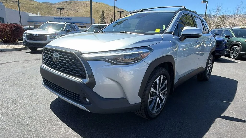 Used 2023 Silver Toyota XLE image 7
