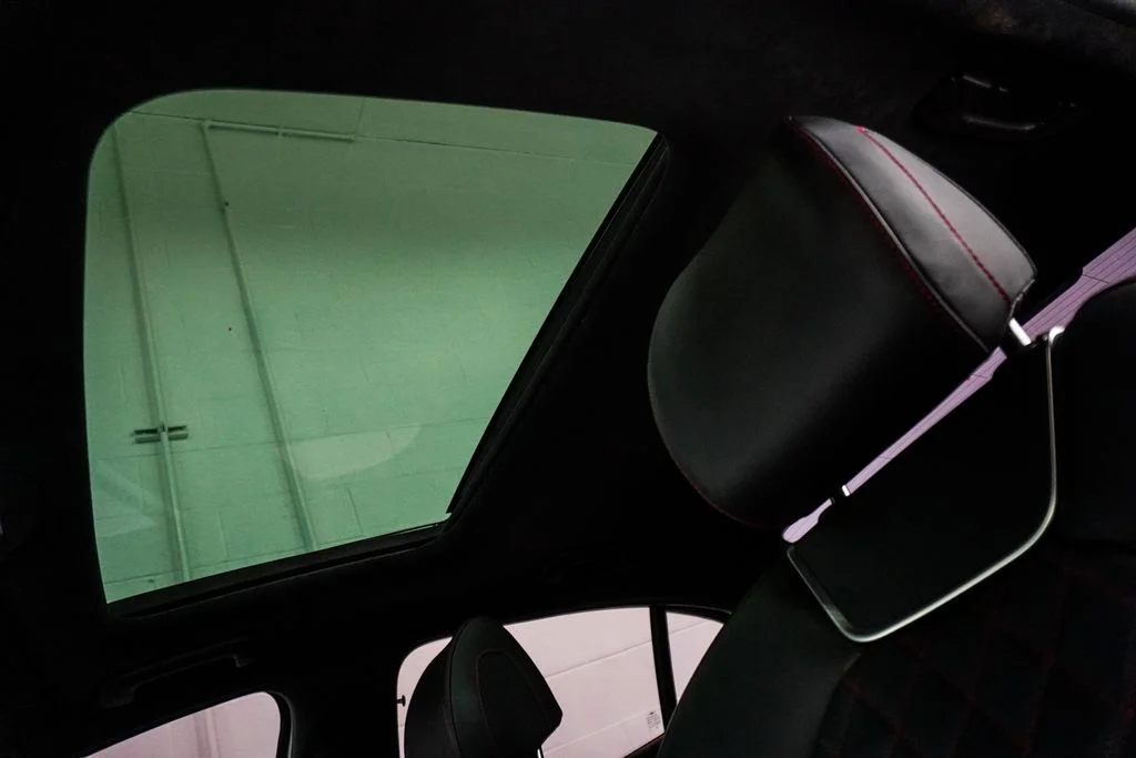Used 2023 White Genesis 3.3T image 8